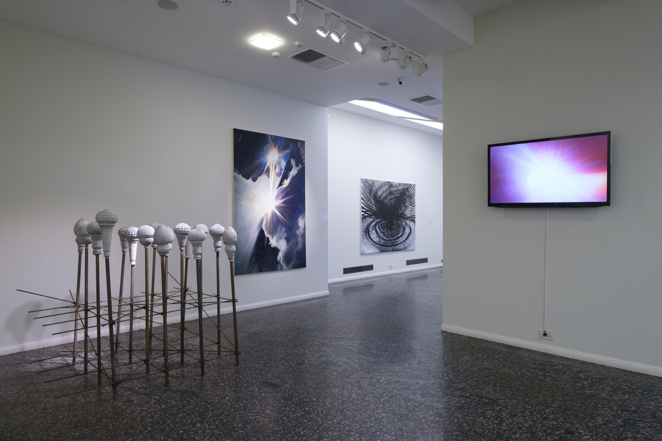 Експозиція виставки «Абстрактне світло» у Dymchuk Gallery 