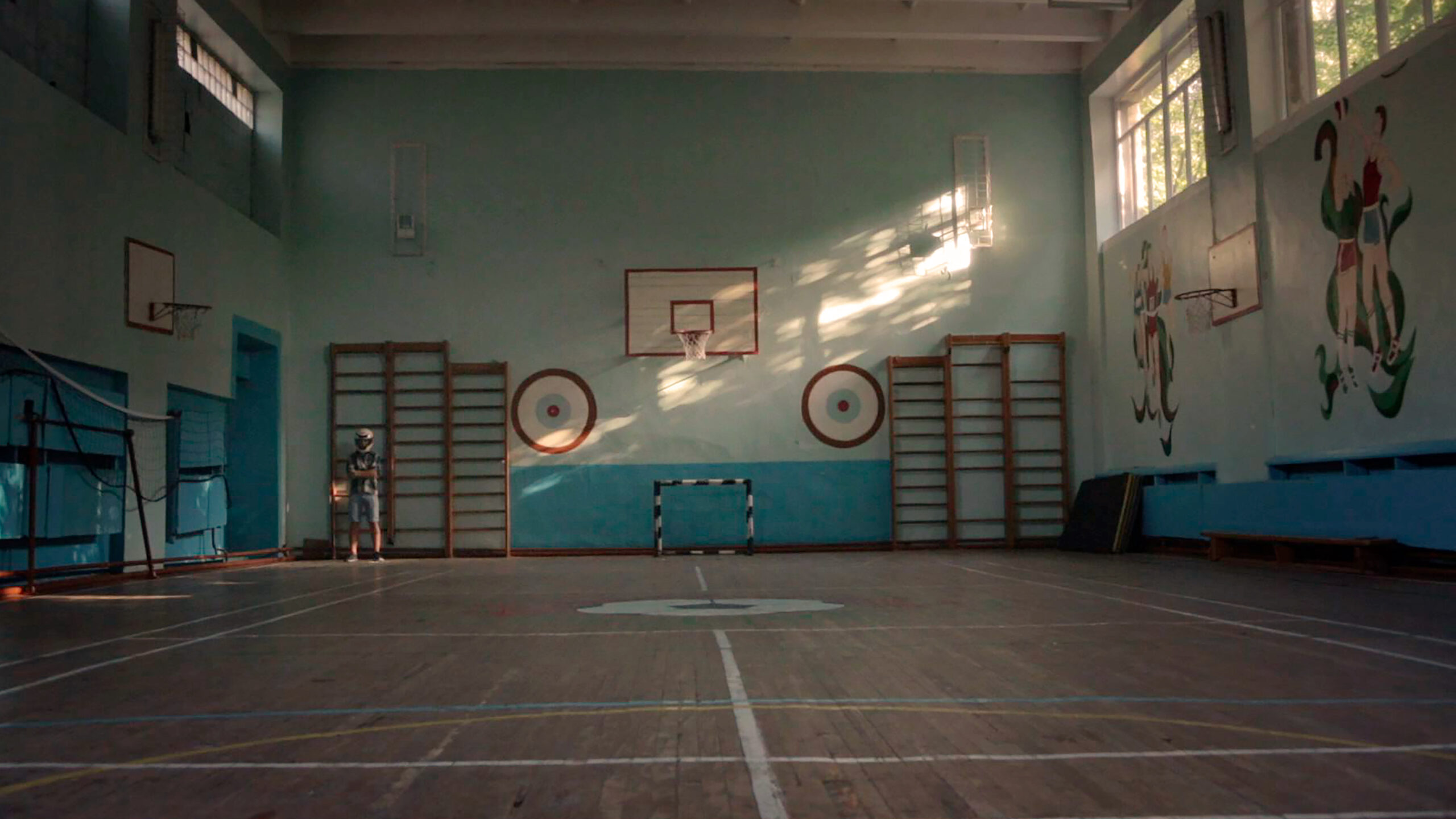 Стоп-кадр з фільму «Школа № 3», операторка Христина Лізогуб, герой — Данило Притула