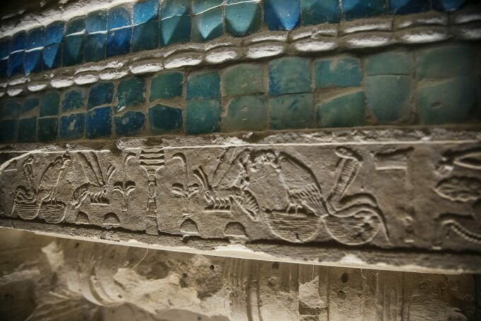 Стіни у Південній гробниці фараона Джосера. @thefreepressjournal