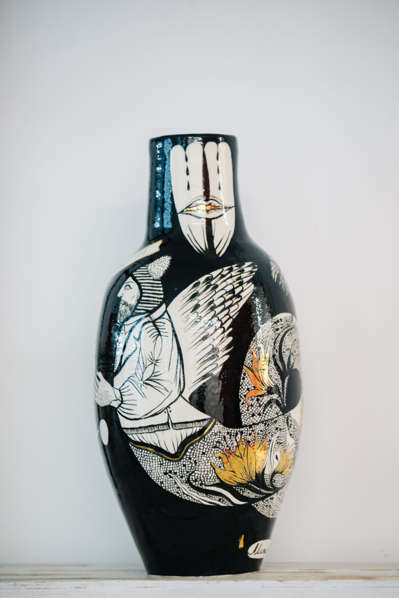 «Merry me!» 2021, 50 cm, ceramic vase, porcelain, underglaze drawing, gold.