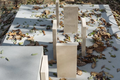 Алевтина Кахідзе створила меморіал загиблим в окупації на могилі матері
