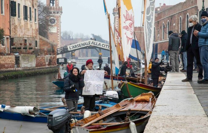 У Венеції протестують проти «вторгнення» бієнале в Арсенал  @theartnewspaper