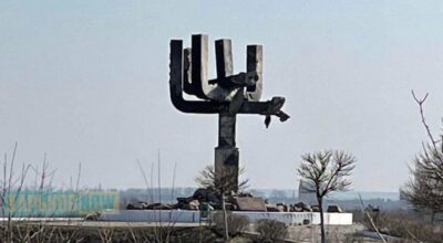 Окупанти рф обстріляли меморіал жертвам Голокосту в Харкові