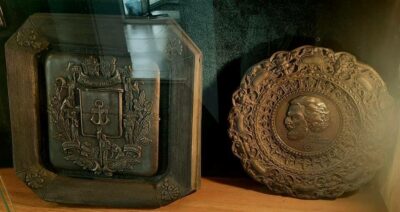 У Маріуполі окупанти вивезли колекцію з музею медальєрного мистецтва 
