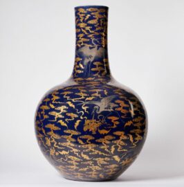 На аукціоні в Лондоні китайську вазу XVIII століття продали за 1,9 мільйона доларів