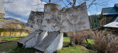 На Прикарпатті демонтували монумент «Односельцям, які загинули під час Другої світової війни»