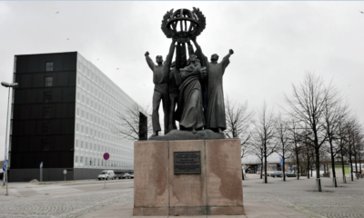 У Фінляндії демонтували радянський монумент «Мир у всьому світі»