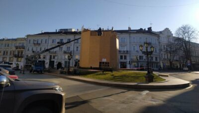 В Одесі почали демонтаж пам’ятника Катерині II