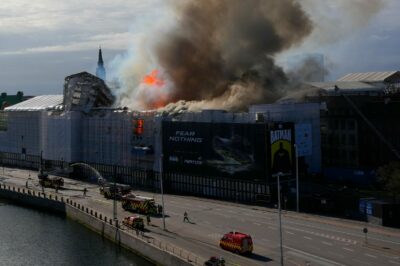 Під час пожежі у будівлі біржі Копенгагена врятовано сотні обʼєктів мистецтва